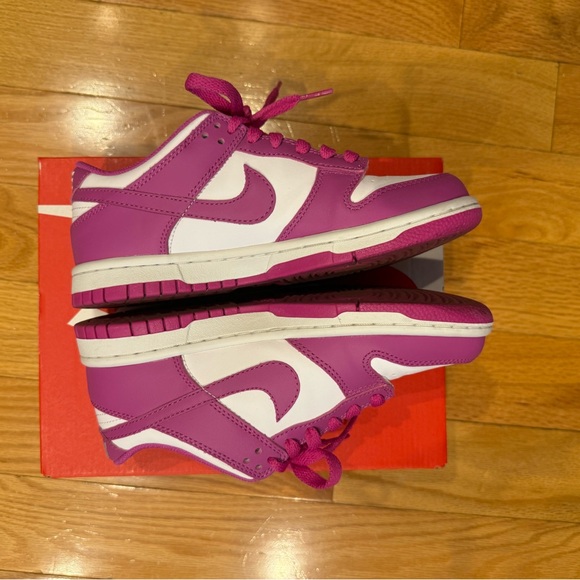 Nike Dunk Low - Picture 4 of 5